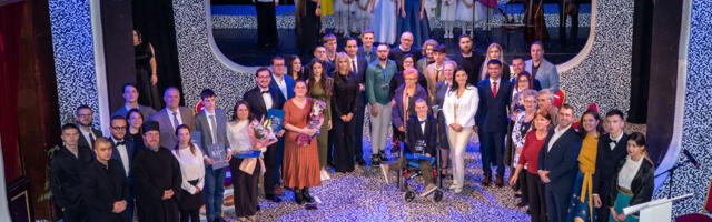 Nagrade „Svetislav Milić – mladima od srca“: Plakete mira za Jelenu Tomašević, Stefana Milenkovića i Danici Karić