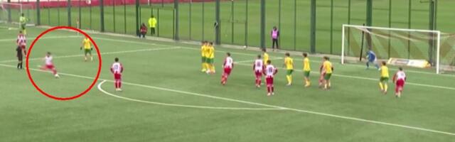 Majstorija Zvezdinog "klinca" u Ligi šampiona! Đorđević u stilu Ronalda "pocepao" mrežu Žiline