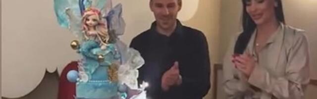 Isplivale slike sa proslave na kojoj se pojavio Vujadin Savić: Pevačica nije štedela pare, torta na 5 spratova
