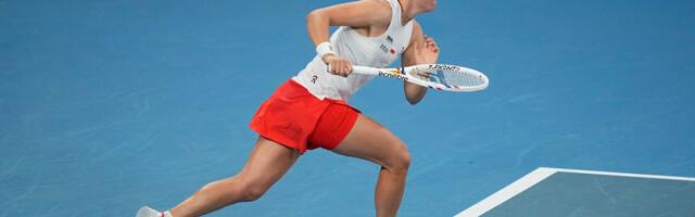 Švjontek u prvom polufinalu u 2026, Poljska napada titulu