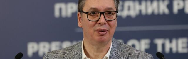 Vučić odgovorio na laži o lečenju dece SMS porukama: Lekovi, oprema - stostruko više nego za vreme blokaderske vlasti