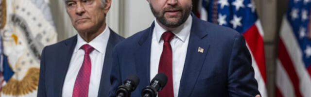 Венс критиковао реакције демократа током Трамповог говора о стању нације