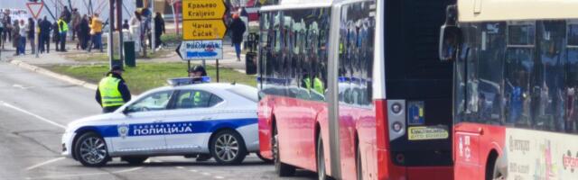 AUTOBUS SE ZAKUCAO U STANICU U NIŠU: Dve osobe povređene, Hitna ih odvezla!