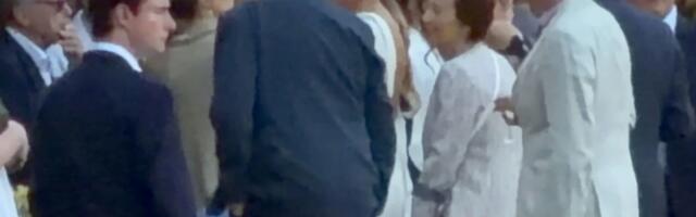 EMOTIVNI TRENUTAK MELINE I OCA SULEJMANA! Zasenili prisutne elegantnim izdanjima, a svi se pitaju ZAŠTO OVO NE ISPUŠTA IZ RUKU (FOTO)