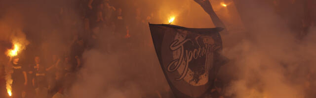 Navijači Partizana napravili haos na "Marakani": Stolice letele na sve strane (FOTO)