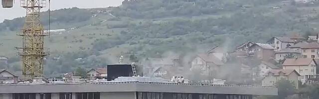 Požar na krovu stambenog kompleksa u izgradnji u Sarajevu