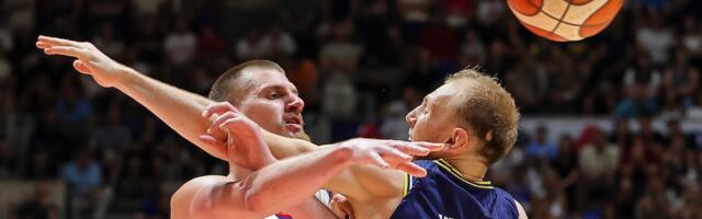 Srbija rutinski slavila protiv Bosne: Jokić kapitenski sa tripl-dablom predvodio „orlove“