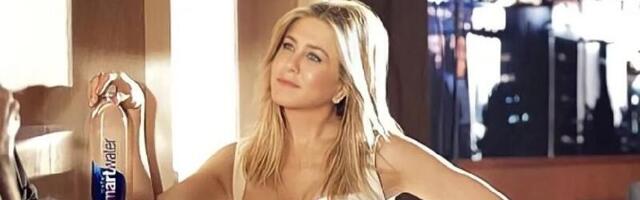 Dženifer Aniston otkriva ruž koji kupuje iznova i iznova