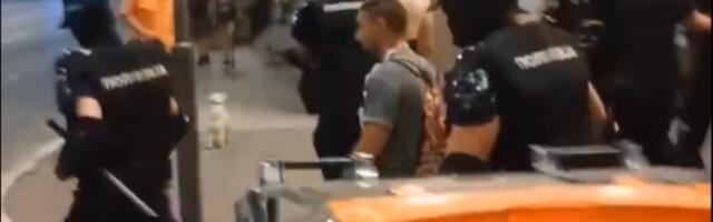 Više građana privedeno u Nišu: Student tvrdi da ga je policajac šamarao u marici, a kazne - zbog kontejnera (VIDEO)