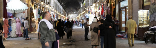 Саудијска Арабија: странци купују алкохол у продавници у Ријаду