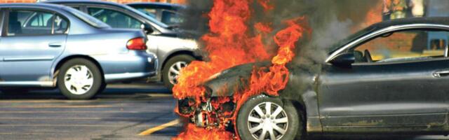 VATRA U POTPUNOSTI PROGUTALA AUTOMOBIL: Saobraćajni incident u mestu Rakonje kod BIjelog Polja, vozilo uništeno u požaru