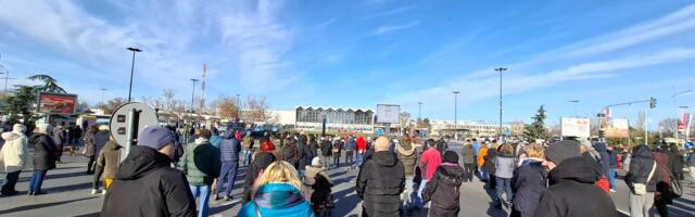 Novosadski studenti i građani odali poštu stradalima na Železničkoj stanici u tom gradu