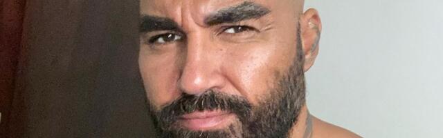 "Pripadam tebi!" Dan nakon venčanja Azis objavio fotku sa markantnim doktorom! Mreže bruje - to mu je muž?!