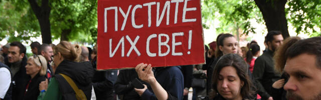 Glavni pretres u procesu protiv novosadskih aktivista: Građani se okupili ispred suda