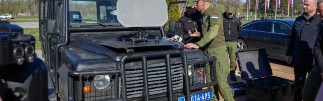 Godinu dana kasnije, istraga o zvučnom oružju koje je upotrebljeno 15. marta, tek počinje