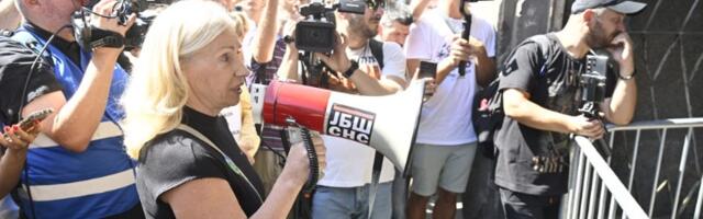 "Koliko god bili kivni na policiju, ona je bedem koji ljudi iz Ćacilenda još nisu prešli"