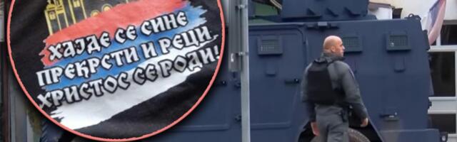 POLICIJA LAŽNE DRŽAVE MALTRETIRALA SRBE NA ULAZU U GRAČANICU Sačekali ih iz badnjaka pa zaustavili: Zbog majica 'Hajde se sine prekrsti i reci Hristos se rodi'