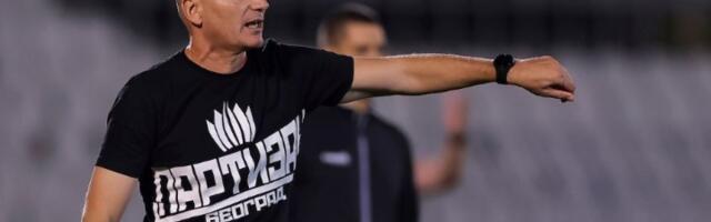 Srđan Blagojević vadi kestenje iz vatre - prvi mandat obeležen verom u mlade igrače i neuspesima u Evropi i Kupu