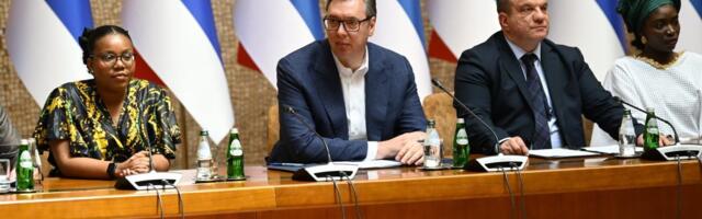 Mi vas želimo da predstavimo kao deo nas! Predsednik odgovorio na pitanje studentkinje vezano za volontiranje na Ekspu (FOTO)