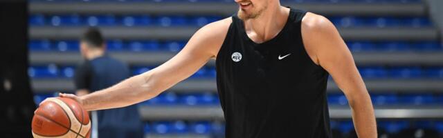 "Orlići su naša perspektiva i budućnost!" Jokić posle 14 godina u Pioniru i pamti ga po promašaju, a sada kao kapiten tu predvodi Srbiju: Mnogo mi znači traka!
