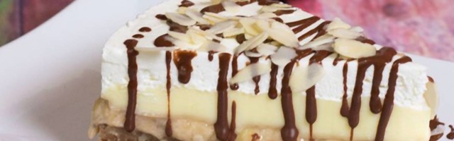 Banana spilt torta koja se ne peče, a gotova je za manje od 30 minuta