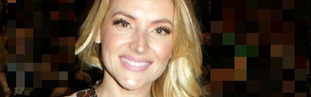 VRELE scene Anđelke Prpić i njenog kolege u seriji: Glumica pokazala GOLE grudi (FOTO)