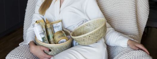 Sa Jelenom Gavrilović o tome koliko je u glumi važan fizički izgled, zašto kosu na ženi smatra važnom i kako postiže njenu besprekornu lepotu