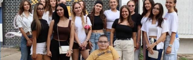 Ogi dobio šansu za lečenje zahvaljujući maturantima, leskovačke Gimnazija i humanim ljudima