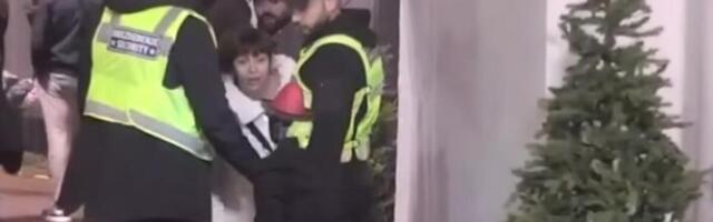 MILJANA KULIĆ POBEGLA IZ ELITE? Deli se uznemirujući snimak, udarala TELOM u REŠETKE da bi...