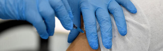 BOLEST GUBA SE POSLE 30 GODINA VRATILA, A EPIDEMIOLOG UPOZORAVA SRBE! Prvo se pojave mrlje pa ČVOROVI na KOŽI..