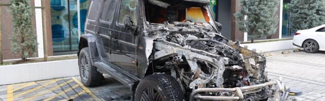 Demolirano vozilo, garež i staklo po putu: Ispred zgrade Bake Praseta strava i užas