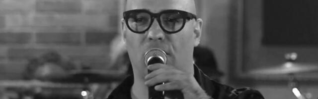"Sad ćeš zabavljati druge na nebu" Darkov brat bio je deo ovog benda 10 godina, članovi iz grupe se oprostili