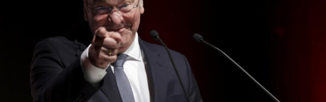 Писторијус: Моћна америчка морнарица неспособна да деблокира Ормурски мореуз