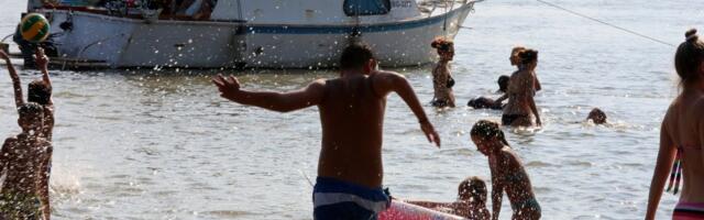 Ovo je jedno od najjeftinijih kupališta u Srbiji: Ceo dan na peščanoj plaži blizu Beograda ne košta ni 2.000!
