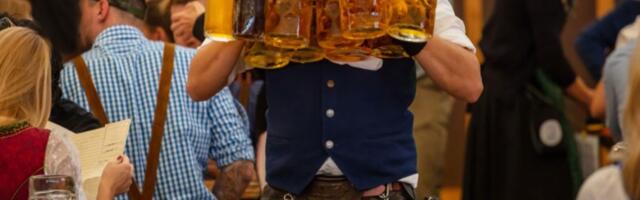 Konobari na Oktobarfestu zarade i do 10.000 evra: Ovo je cena koju plaćaju za to