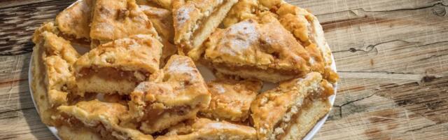 Lenja pita sa jabukama pravljena na starinski način