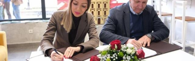 SJAJNE VESTI: Ministarka Mesarović potpisala ugovor za obnovu Starog zdanja u Aranđelovcu, radovi za 60 dana! (FOTO)