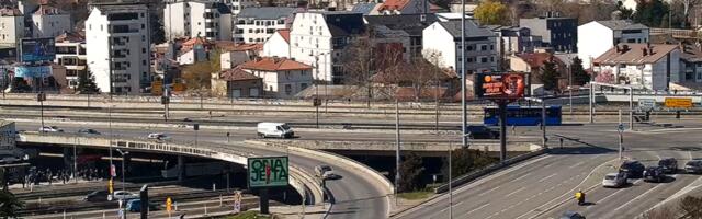 Jeziv prizor na Autokomandi! Prolaznici gledaju i ne veruju šta vide (VIDEO)