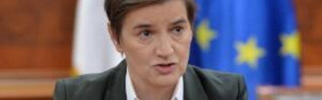 Брнабић са Короманом, потом председником Кореје и премијерком Француске