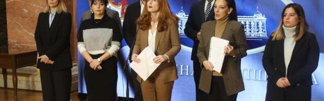 Šta radi opozicija u parlamentu?