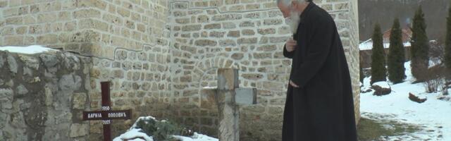 SKRIVENA U ŠUMAMA VELIKA SRPSKA SVETINJA VEKOVIMA ODOLEVA : Manastir Davidovica kod Brodareva čuva mošti tri potomka loze Nemanjića (FOTO)
