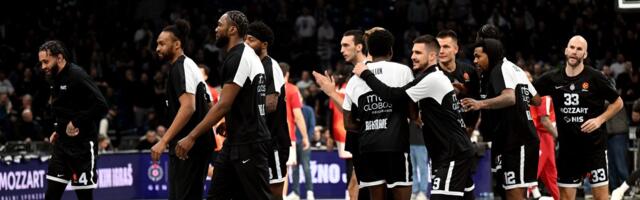 Šta pričaju ovi ljudi?! Partizanovi igrači gurnuli i drugi prst u oko navijačima!