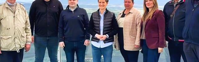 Ana Brnabić posetila vidikovac na Kablaru: Bez podrške Kablaraca ništa od ovoga ne bi bilo