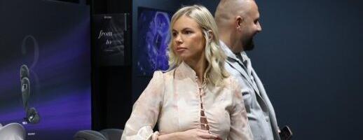 "Primam injekcije u stomak": Supruga našeg pevača o teškoćama kroz koje prolazi u trudnoći