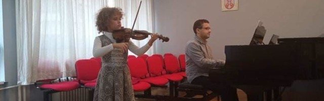 Zapažen uspeh mladih violinista iz Niša na takmičenju u Skoplju