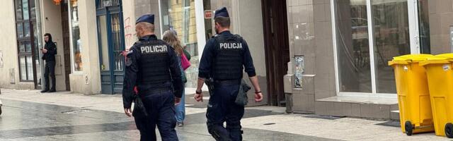 Bizarna scena šokirala policajce: Pijan seo za volan, pa se sam dovezao u stanicu da se prijavi