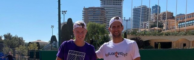 "Pe***čino, igraš kao pi***ca!" "Novi Rafa" napravio skandal kakav se ne pamti na teniskom teneru - nedavno trenirao sa Novakom, a sada ga čeka kazna od ATP! /VIDEO/