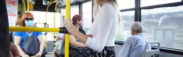 Svi pričaju o tome kako su vozač autobusa i Nišlije sprečile kontrolore da izbace baku koja se vozila bez karte
