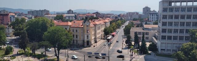 Sutra malo svežije uz naoblačenje i pljuskove