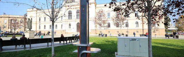 Postavljeno WiFi DRVO na Trgu vojvode Radomira Putnika (FOTO)